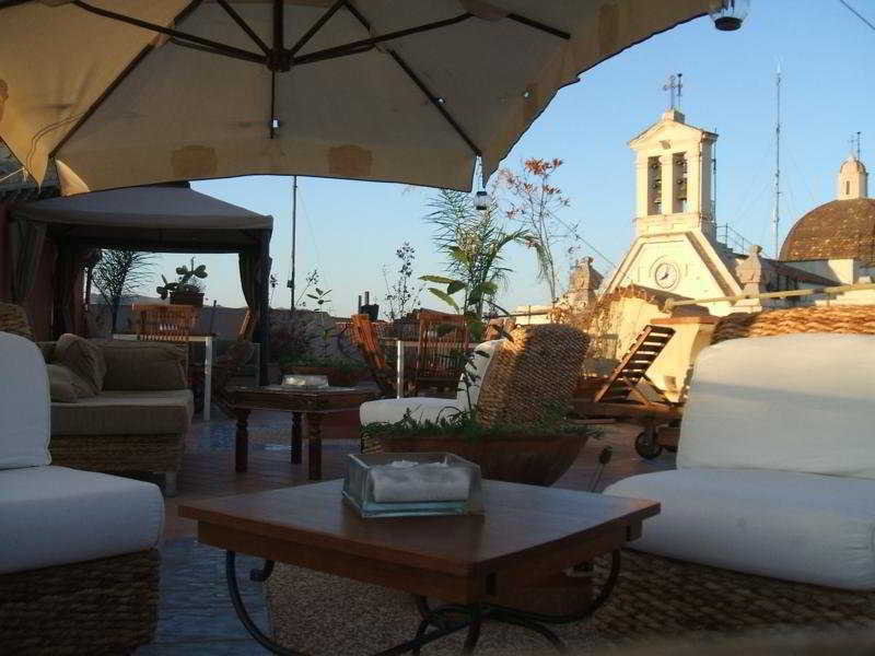 Madau Hotel